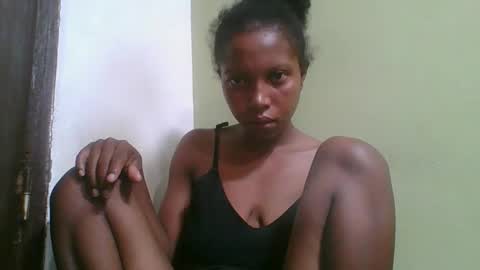 Snapshot of rinah654271 chatting on February 6, 7:12 am rinah654271 online show from February 6, 7:12 am