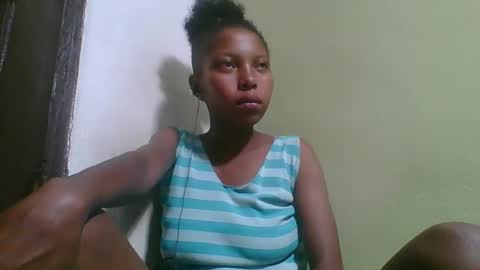 Snapshot of rinah654271 chatting on February 13, 3:46 am rinah654271 online show from February 13, 3:46 am