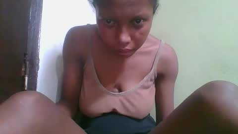 Snapshot of rinah654271 chatting on February 21, 2:51 pm rinah654271 online show from February 21, 2:51 pm