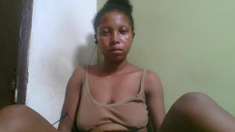 Snapshot of rinah654271 chatting on February 27, 6:52 pm rinah654271 online show from February 27, 6:52 pm