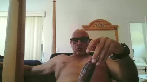 Snapshot of rionel chatting on December 17, 6:14 pm RioNel online show from December 17, 6:14 pm