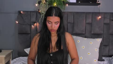 RIRI  online show from September 17, 7:48 pm