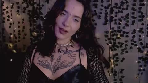 Snapshot of risha_laass chatting on November 28, 8:00 pm risha_laass online show from November 28, 8:00 pm