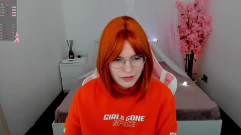 Julia online show from December 2, 5:04 am