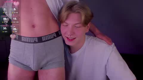 Snapshot of riverflow10 chatting on October 28, 9:35 am Mickey and Timmy online show from October 28, 9:35 am