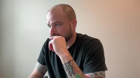 Snapshot of roadking1122 chatting on December 4, 5:21 pm roadking1122 online show from December 4, 5:21 pm