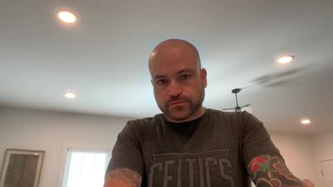 Snapshot of roadking1122 chatting on December 16, 2:33 pm roadking1122 online show from December 16, 2:33 pm