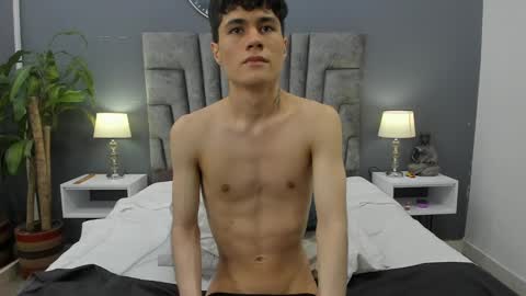 Roan Birkin online show from February 4, 10:34 pm