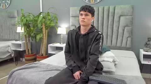 Roan Birkin online show from February 6, 10:21 pm