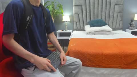 Roan Birkin online show from February 21, 2:50 am