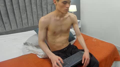 Roan Birkin online show from February 23, 10:31 pm