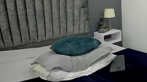 Roan Birkin online show from March 1, 2:26 am