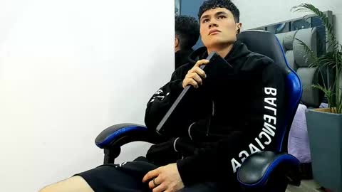 Roan Birkin online show from September 30, 9:09 pm