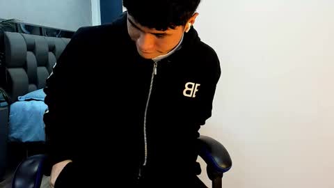 Roan Birkin online show from November 4, 9:25 pm