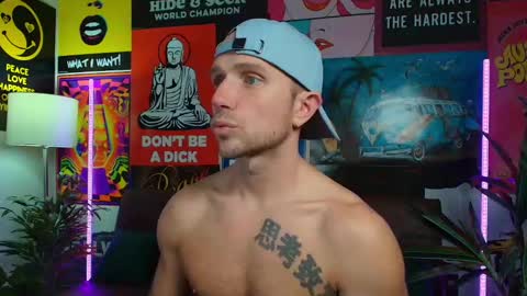 Snapshot of rob_ryder chatting on December 12, 2:04 am rob ryder online show from December 12, 2:04 am