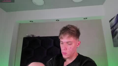 Robbin online show from March 27, 4:51 am