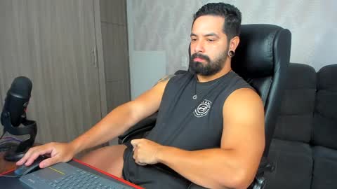 Snapshot of robby_k chatting on January 16, 12:23 am Robby online show from January 16, 12:23 am