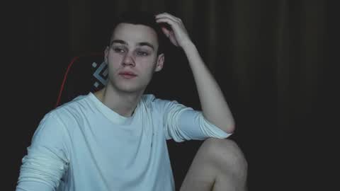 robert10211 online show from December 27, 5:59 pm