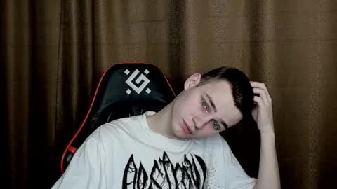 robert10211 online show from January 17, 6:44 pm