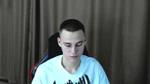 robert10211 online show from September 26, 1:59 pm