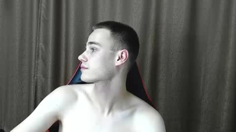 robert10211 online show from October 6, 8:17 pm