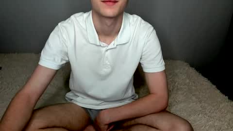 robert10211 online show from May 28, 9:17 am