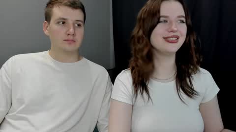 Snapshot of robert_lisa chatting on January 27, 9:13 am Lisa and Robert i am online all days 900 am GMT3 online show from January 27, 9:13 am