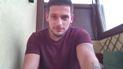 Snapshot of roberto_twink1 chatting on November 19, 7:52 am Roberto online show from November 19, 7:52 am