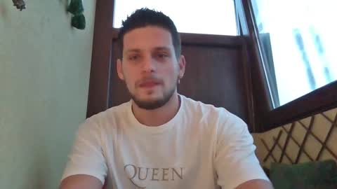 Snapshot of roberto_twink1 chatting on November 21, 5:28 am Roberto online show from November 21, 5:28 am