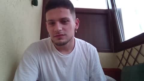 Snapshot of roberto_twink1 chatting on November 25, 8:03 am Roberto online show from November 25, 8:03 am