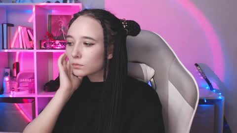 Snapshot of robin_yours chatting on December 10, 5:44 pm Robin your online show from December 10, 5:44 pm