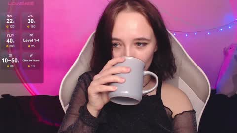 Snapshot of robin_yours chatting on January 10, 7:43 pm Robin your online show from January 10, 7:43 pm