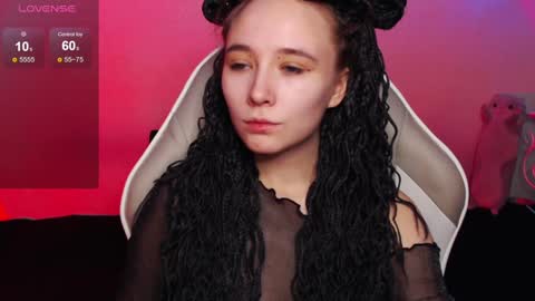 Snapshot of robin_yours chatting on January 31, 2:15 am Robin your online show from January 31, 2:15 am