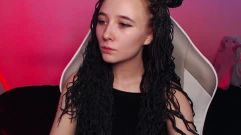 Snapshot of robin_yours chatting on February 1, 4:46 am Robin your online show from February 1, 4:46 am