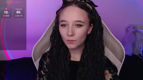 Snapshot of robin_yours chatting on February 6, 10:59 am Robin your online show from February 6, 10:59 am