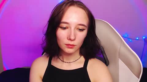 Snapshot of robin_yours chatting on March 9, 6:11 pm Robin your online show from March 9, 6:11 pm