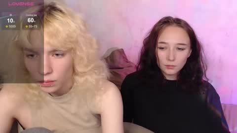 Snapshot of robin_yours chatting on September 12, 2:28 pm Robin your online show from September 12, 2:28 pm