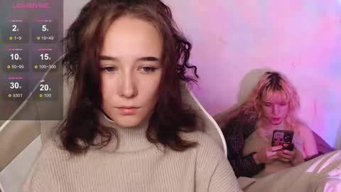 Snapshot of robin_yours chatting on September 21, 8:38 am Robin your online show from September 21, 8:38 am