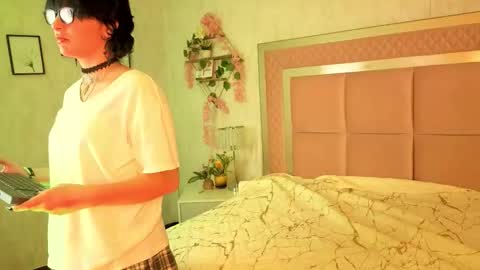 robin D online show from October 16, 12:06 pm