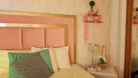 robin D online show from February 7, 12:09 pm