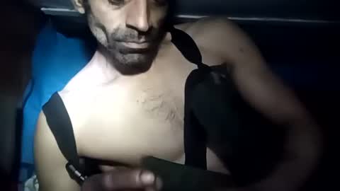 Snapshot of robincom23 chatting on December 18, 4:29 am R online show from December 18, 4:29 am