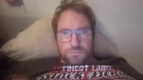 Snapshot of robinouhot chatting on November 18, 2:06 am robinouhot online show from November 18, 2:06 am