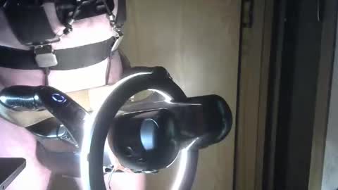 Snapshot of robodickmilker chatting on October 13, 1:49 am Robodickmilker online show from October 13, 1:49 am