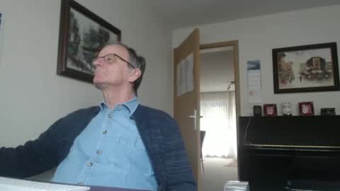 roboter0233 online show from February 7, 2:26 pm