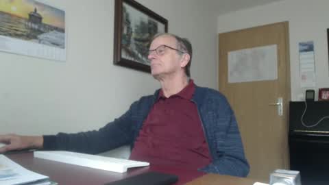 roboter0233 online show from February 10, 1:33 pm