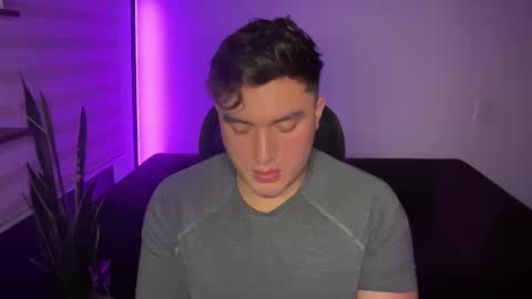 ROBYN online show from February 12, 4:02 pm