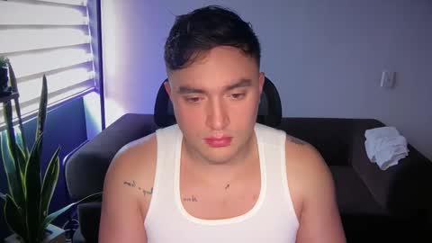 ROBYN online show from February 22, 9:13 pm