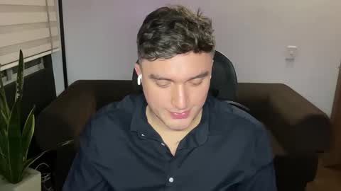 ROBYN online show from February 24, 2:09 am