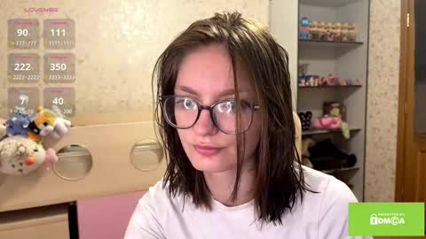 robynsentinella online show from March 13, 10:27 pm