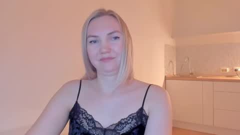 Snapshot of rock__baby chatting on February 6, 1:16 am rock__baby online show from February 6, 1:16 am